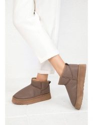 Trendyol Botki w kolorze brązowym rozmiar: 40. Brązowe botki Trendyol, bez wzorów, z materiału, bez obcasa, bez zapięcia. Za 117.45 zł.