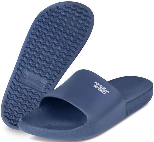 Klapki basenowe Aqua Speed Ohio. Niebieskie klapki Aqua-Speed, bez wzorów, z materiału, klasyczne, bez obcasa, bez zapięcia. Za 39.99 zł.