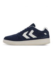 Buty sportowe zamszowe Hummel St. Power Play. Niebieskie buty treningowe Hummel, bez wzorów, z gumy, bez zapięcia. Za 322.65 zł.