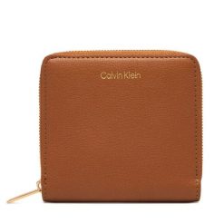 Portfel Calvin Klein. Brązowe portfele Calvin Klein, bez wzorów. Za 249.99 zł.