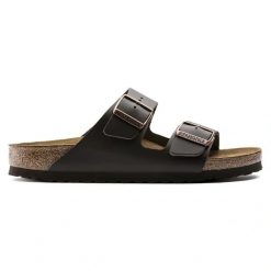 BIRKENSTOCK Arizona NL Dark Brown Klapki damskie. Brązowe klapki Birkenstock, bez wzorów, ze skóry, eleganckie, z otwartym noskiem, bez obcasa, bez zapięcia. Za 449.99 zł.