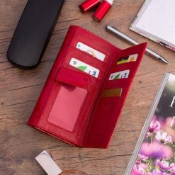 Portfel skórzany damski czerwony duży na zamek motyl lakierowany Alessandro. Czerwone portfele bez wzorów, z lakierowanej skóry. Za 119.99 zł.