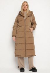 Brązowa Długa Kurtka z Pikowanymi Przeszyciami i Kapturem Unalleva. Brązowe kurtki Born2be, l, bez wzorów, z dzianiny. Za 289.99 zł.