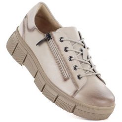 Skórzane półbuty damskie na platformie beżowe Cambell 26-19305. Brązowe półbuty wsuwane Cambell, bez wzorów, ze skóry, bez obcasa, na platformie. Za 199.99 zł.