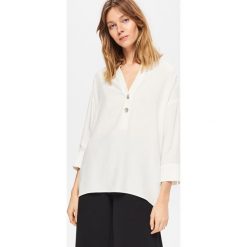 Wiskozowa bluzka oversize - Kremowy. Bluzki Reserved. W wyprzedaży za 39.99 zł.