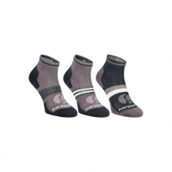 Skarpety sportowe RS160 3 pary. Niebieskie skarpetki ARTENGO, z bawełny. Za 14.99 zł.