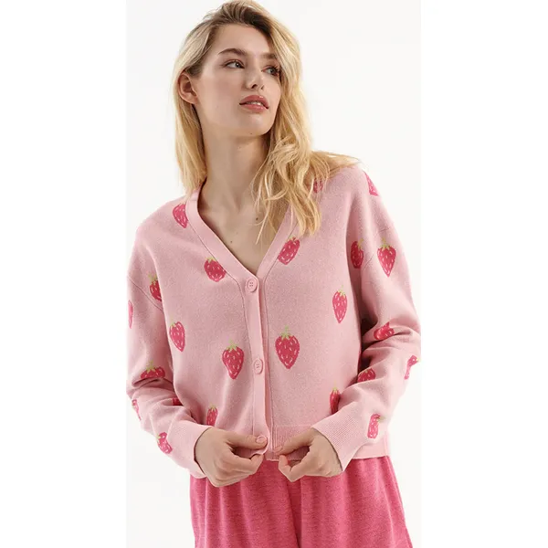 Kardigan oversize w truskawki - Wielobarwny. Swetry House, l, bez wzorów, bez ramiączek. Za 89.99 zł.