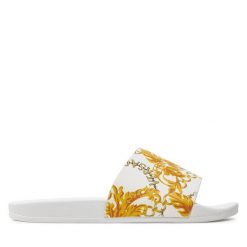Klapki Versace Jeans Couture. Białe klapki Versace Jeans Couture, bez wzorów, z jeansu, bez obcasa, bez zapięcia. Za 319.99 zł.