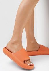 Pomarańczowe Klapki z Pianki o Minimalistycznym Designie Kaseis. Brązowe klapki Born2be, bez wzorów, sportowe, bez obcasa, bez zapięcia. Za 39.99 zł.