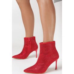 Czerwone Botki z Cyrkoniami na Szpilce Laodiopis. Czerwone botki Born2be, bez wzorów, bez obcasa, na obcasie, bez zapięcia. W wyprzedaży za 164.99 zł.