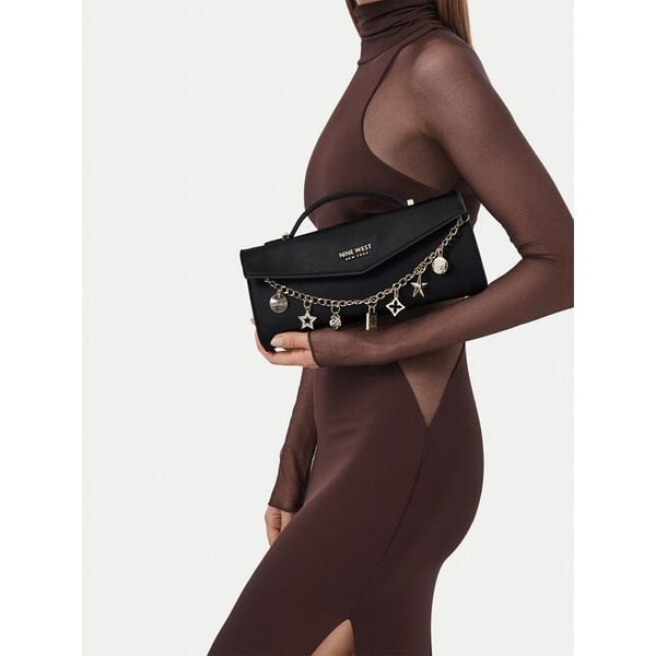 Torebka Nine West. Czarne torebki klasyczne Nine West, bez wzorów, klasyczne, bez dodatków. Za 179.99 zł.