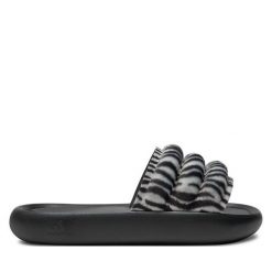 Klapki adidas. Białe klapki adidas, bez wzorów, bez obcasa, bez zapięcia. Za 219.99 zł.