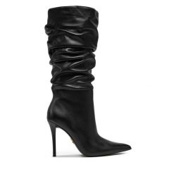 Kozaki Steve Madden. Czarne kozaki Steve Madden, bez wzorów, bez obcasa, na szpilce, bez zapięcia. Za 739.99 zł.