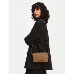 Torebka Calvin Klein. Brązowe listonoszki Calvin Klein, bez wzorów, bez dodatków. Za 449.99 zł.