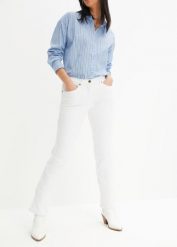 Dżinsy ze stretchem Straight, mid waist. Czarne jeansy bonprix, bez wzorów, z jeansu. Za 109.99 zł.