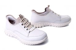 RIEKER M5357-80 white, półbuty damskie. Białe półbuty wsuwane Rieker, bez wzorów, bez obcasa. Za 244.93 zł.