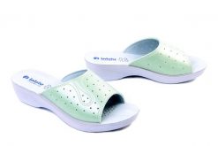 Inblu PL-45 107 verde, klapki damskie. Zielone klapki Inblu, bez wzorów, bez obcasa, na koturnie, bez zapięcia. Za 82.90 zł.