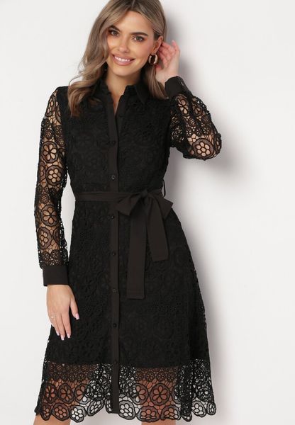 Czarna Koszulowa Rozkloszowana Sukienka Midi z Paskiem i Ozdobną Koronką oraz Guzikami Casuva. Czarne sukienki Born2be, na imprezę, m, bez wzorów, z bawełny, eleganckie, bez kołnierzyka, bez ramiączek, midi, koszulowe. Za 109.99 zł.