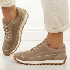 J.Brązowe skórzane półbuty damskie Sergio Leone Sp001. Brązowe półbuty wsuwane Sergio Leone, na jesień, bez wzorów, z jeansu, eleganckie, z okrągłym noskiem, bez obcasa, na płaskiej podeszwie. Za 219.00 zł.