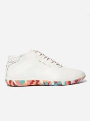 Buty sportowe damskie TBS Mid-cut. Białe buty treningowe TBS, bez wzorów, z materiału, bez zapięcia, trekkingowe. Za 478.50 zł.