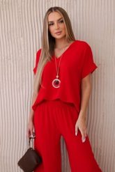 Komplet z naszyjnikiem bluzka + spodnie czerwony. Czerwone bluzki KESI, l, z aplikacjami, z dresówki, biznesowe, bez kołnierzyka, plus size, bez ramiączek. Za 229.98 zł.