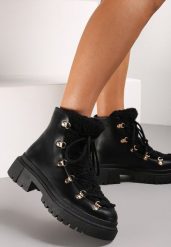 Czarne Traperki Venantia. Czarne traperki Renee, bez wzorów, z futra, za kostkę, bez obcasa, bez zapięcia. Za 79.99 zł.