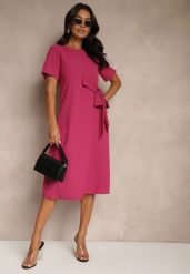 Fioletowa Rozkloszowana Sukienka Vices Zdobiona Wiązaniem Folarenne. Fioletowe sukienki Renee, l, z aplikacjami, eleganckie, bez kołnierzyka, bez ramiączek, midi, kopertowe. W wyprzedaży za 107.99 zł.
