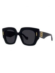 Loewe Damskie okulary przeciwsłoneczne w kolorze czarnym rozmiar: 50. Czarne okulary przeciwsłoneczne loewe, bez wzorów, z tworzywa sztucznego, szklane. Za 1,304.95 zł.