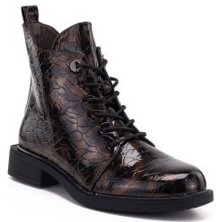 Botki damskie lakierowane brązowe S.Barski HY62-8140. Brązowe botki S.BARSKI, bez wzorów, z lakierowanej skóry, eleganckie, bez obcasa, bez zapięcia. Za 169.99 zł.