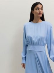 Bluzka z wiskozy - jasnoniebieski. Niebieskie bluzki Reserved, l, bez wzorów, z wiskozy, bez kołnierzyka, bez ramiączek. W wyprzedaży za 99.99 zł.
