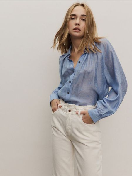 Koszula z zaszewkami - jasnoniebieski. Niebieskie koszule Reserved, l, bez wzorów, z tkaniny, bez kołnierzyka, bez ramiączek. W wyprzedaży za 69.99 zł.