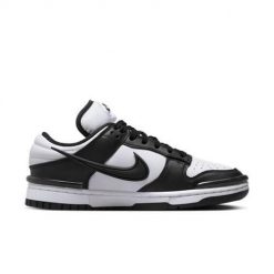 Buty do chodzenia damskie Nike Dunk Low Twist. Białe buty treningowe Nike, bez wzorów, z gumy, bez zapięcia, trekkingowe. Za 499.99 zł.