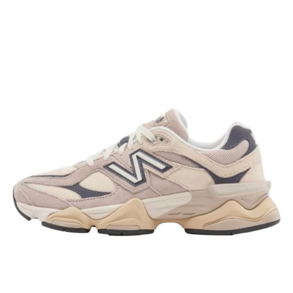 Buty do chodzenia dla dorosłych New Balance 9060 Moonrock Linen. Brązowe buty sportowe lifestyle New Balance, bez wzorów, bez zapięcia, trekkingowe. Za 790.05 zł.
