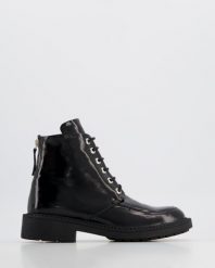 LAKIEROWANE TRZEWIKI G0441173 BLACK. Czarne botki Venezia, bez wzorów, z lakierowanej skóry, bez obcasa, bez zapięcia. Za 319.00 zł.