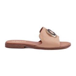 Lewski Shoes Skórzane Klapki Z Ozdobą Na Płaskim Obcasie Lewski 3047/O Beżowe brązowe. Brązowe klapki z aplikacjami, ze skóry, casualowe, bez obcasa, na płaskiej podeszwie, bez zapięcia. Za 432.39 zł.