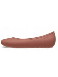 Crocs Baleriny "Brooklyn" w kolorze jasnobrązowym rozmiar: 41/42. Brązowe baleriny Crocs, bez wzorów, bez obcasa, bez zapięcia. Za 160.78 zł.